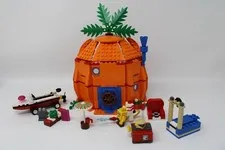 LEGO 3834 Good Neighbors at Bikini Bottom - Complete w/Instructions & Checklist