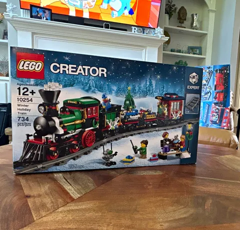 LEGO Creator Expert Winter Holiday Train 10254 NSIB