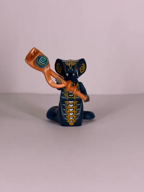 LEGO Ninjago Skales Serpentine General  Minifigure + Staff