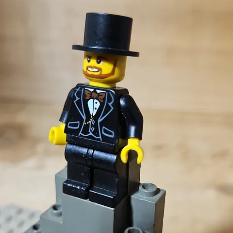 LEGO Plastic Tuxedo Man Minifigure Yellow Head Black Suit & Top Hat