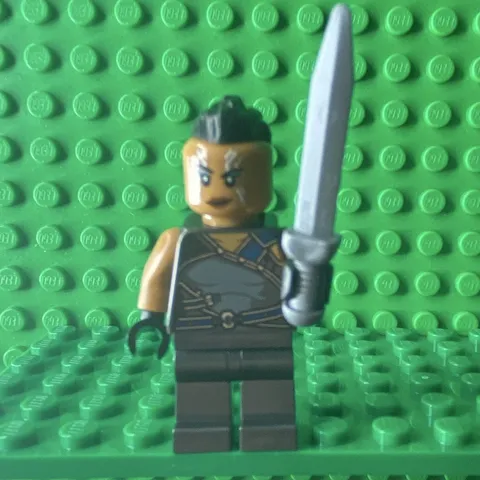LEGO minifigure marvel super heroes Valkyrie 40525 missing cape !!
