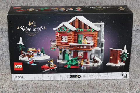 LEGO Icons Alpine Lodge  #10325  SEALED Retired