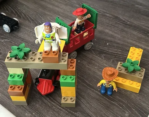 Lego DUPLO 5659 Set Toy Story 3 Train Chase w/ Buzz Woody & Jessie Disney Pixar