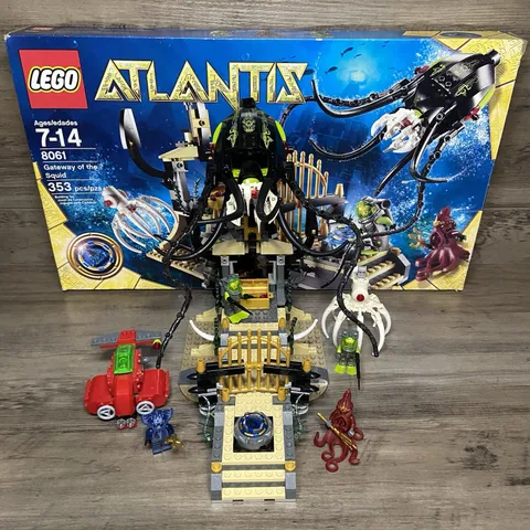 LEGO Atlantis 8061 Gateway of the Squid 99.9% Complete w/Box & Manuals + Extras