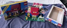LEGO Town: LEGOLAND Town House (6372). 98% complete with box and minifigs