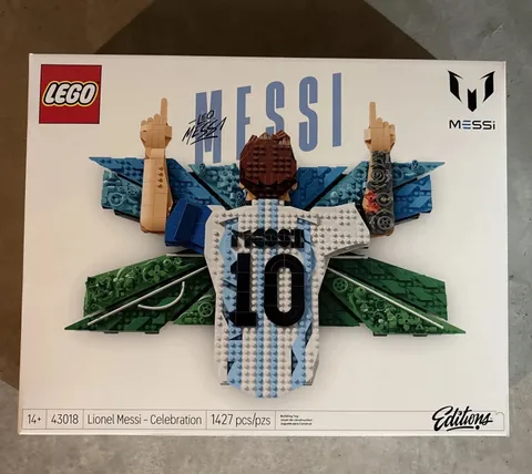 LEGO Editions Lionel Messi Celebration 43018 – 1,427 pcs – New In Box