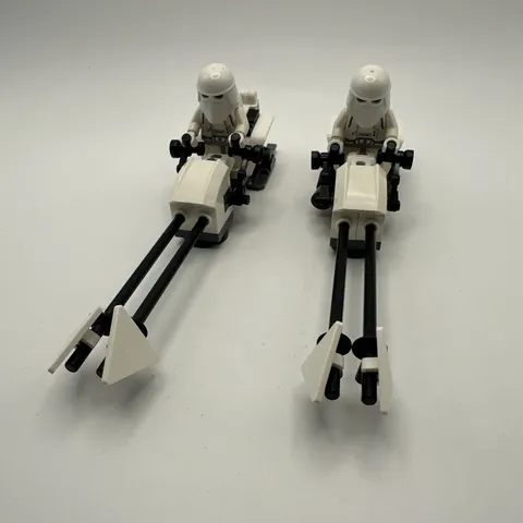 LEGO Star Wars 2 Snowtrooper Minifigures with Speeder Bikes