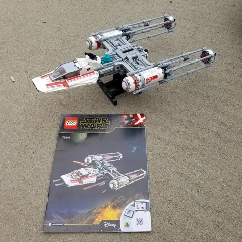 LEGO Star Wars: Resistance Y-Wing Starfighter (75249). INCOMPLETE
