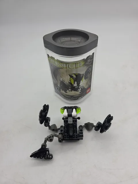LEGO BIONICLE: Nuhvok (8561) - FOR PARTS MISSING LEG