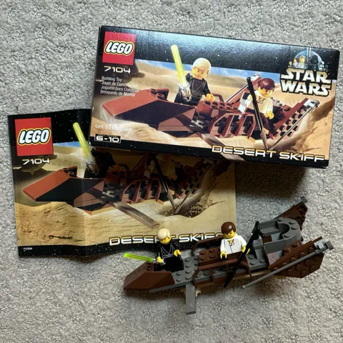MINT | 100% COMPLETE WITH BOX AND ALL LEGO Star Wars Desert Skiff Set 7104 2000