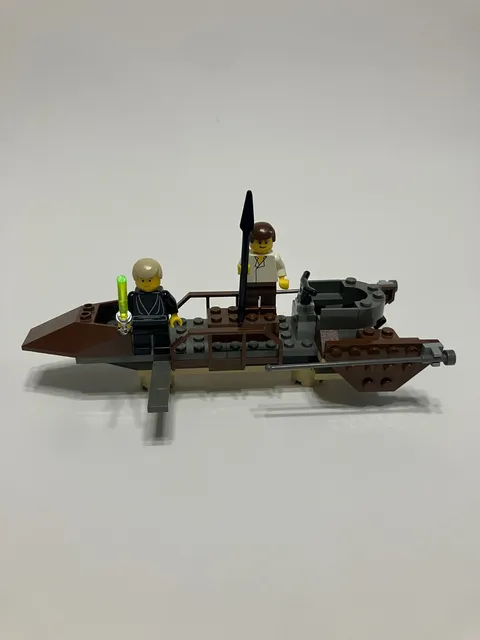 LEGO Star Wars: Desert Skiff (7104) - Complete with Minifigures