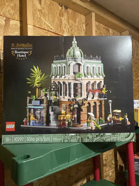 LEGO Icons: Boutique Hotel (10297) Box Has Some Damage