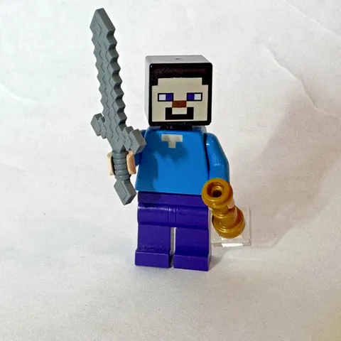 LEGO Minecraft Steve Minifigure w/ Sword & Accessories Pre-Owned Collectible Toy