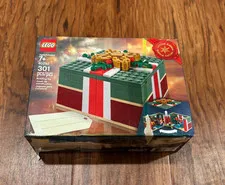 New (DAMAGED BOX) Lego 40292 Christmas Gift Box Limited Edition