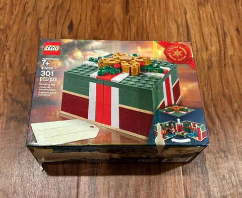 New (DAMAGED BOX) Lego 40292 Christmas Gift Box Limited Edition
