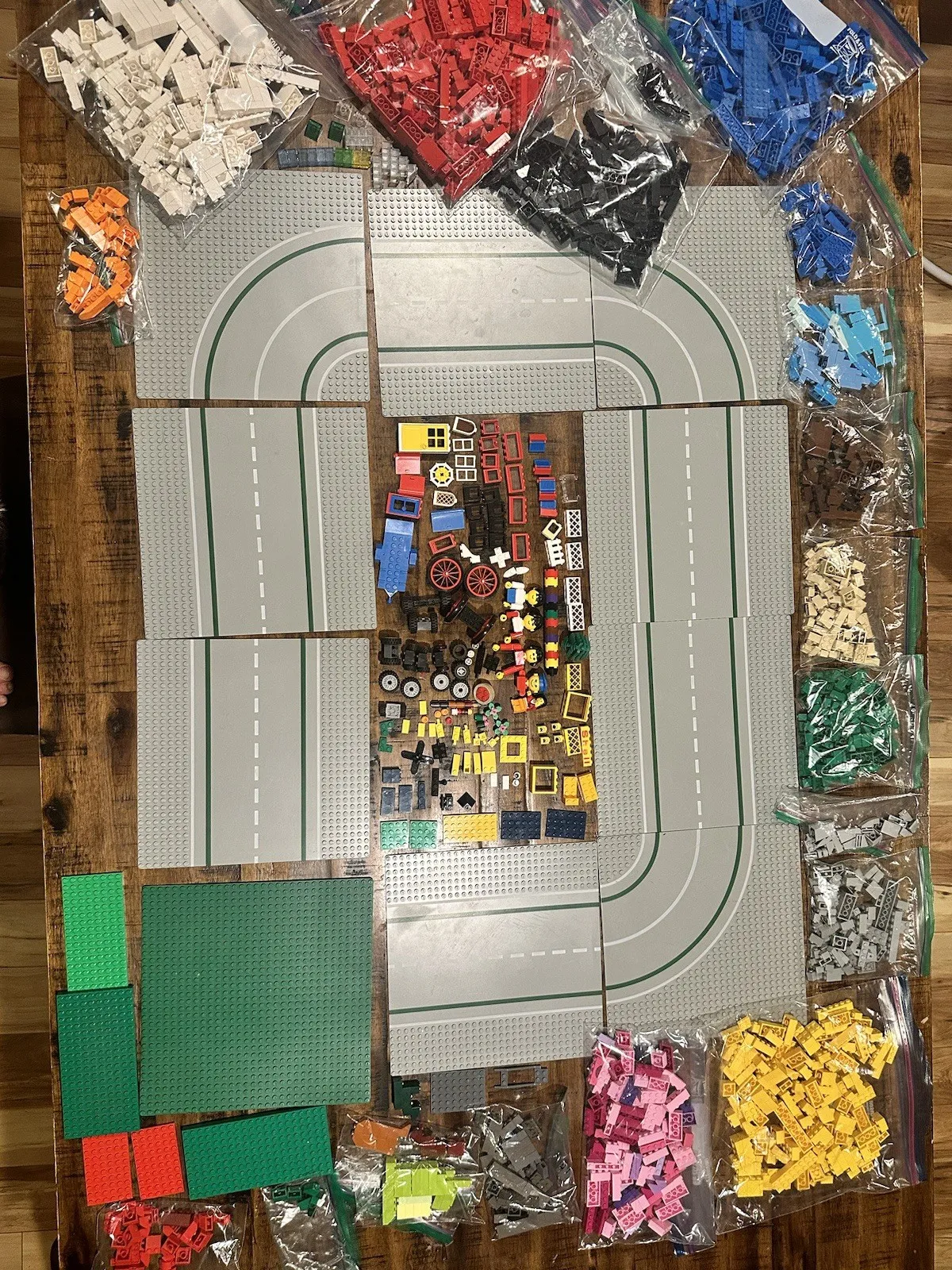 LEGO Vintage 1970s,1980s, 2000 Minifigures,  Mixed Bricks & Parts big Lot 