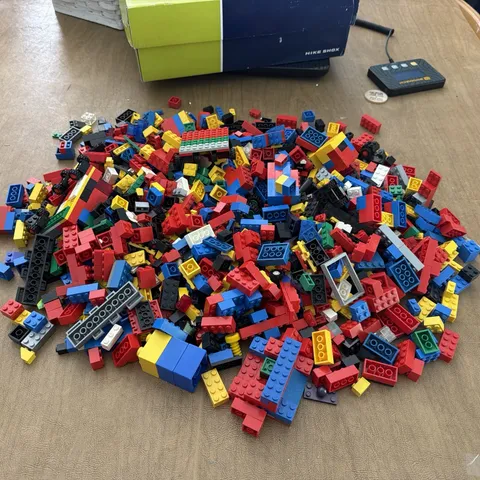 Over 4 Pounds LEGO Basic Bricks Blocks - Various Sizes - Bulk Mixed Lot.    Y2