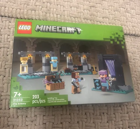 LEGO Minecraft: The Armory (21252) Brand New Sealed In Box