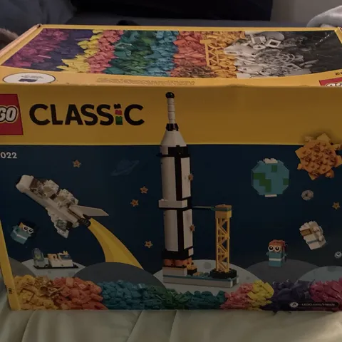 LEGO Classic Space Mission 11022 Building Set 1700 Pieces Age 4+ (2022)