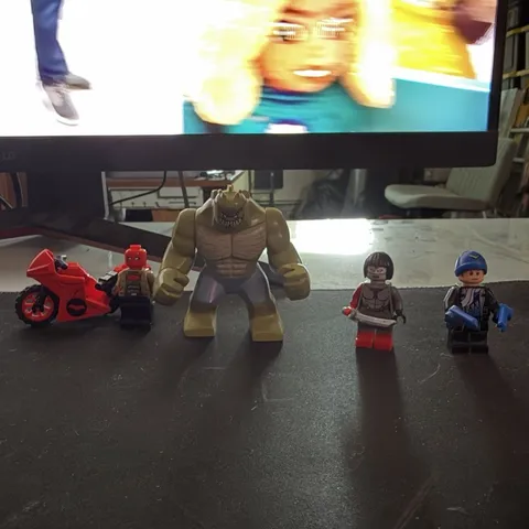 LEGO Minifigure Lot 4 suicide squad w/ Red Motorcycle Vehicle