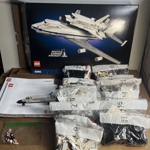 LEGO 10360 - Shuttle Carrier Aircraft Space Set/ 100% Complete / Box / Manuals