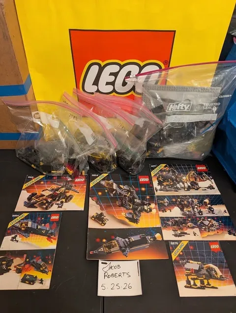 LEGO 6876 Alienator | 6894 Invader | 6941 Battrax | 6954 Renegade | 6987 Message