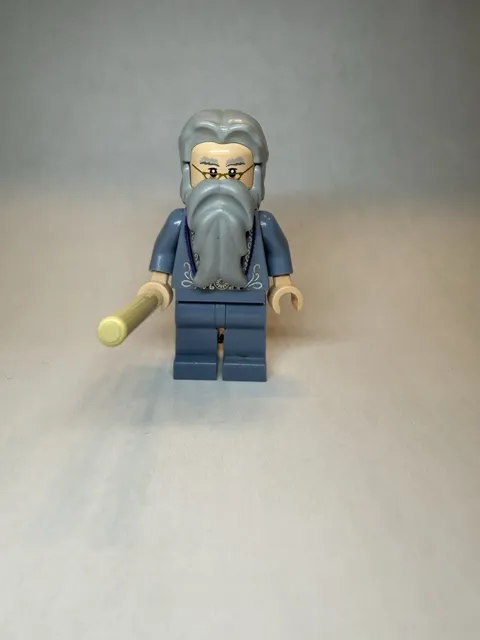 LEGO Dumbledore Minifigure SAND BLUE Embroidery Harry Potter Minifig hp099 Wand