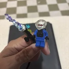 LEGO - Batman - Mr. Freeze w/ Freeze Ray - Mini Fig / Mini Figure ORIGINAL REAL