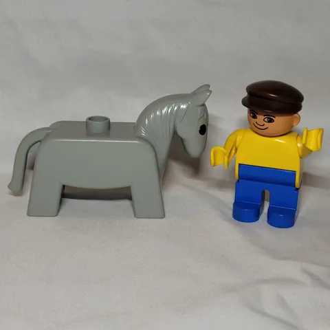 1987 Lego Duplo Preschool Horse Tailer Set #2628 Replacemet Pieces Set Of Two