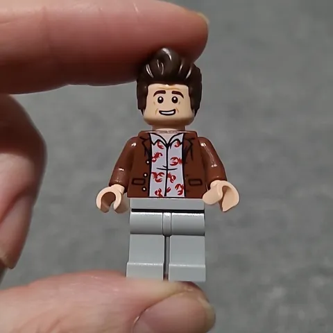 Seinfeld LEGO Ideas Minifigure 21328 Cosmo Kramer RETIRED HTF 