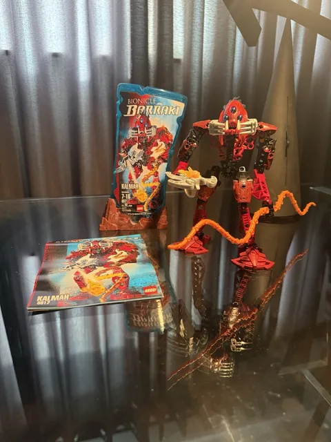 Lego Bionicle Barraki Kalmah 8917 Complete with Canister and instructions