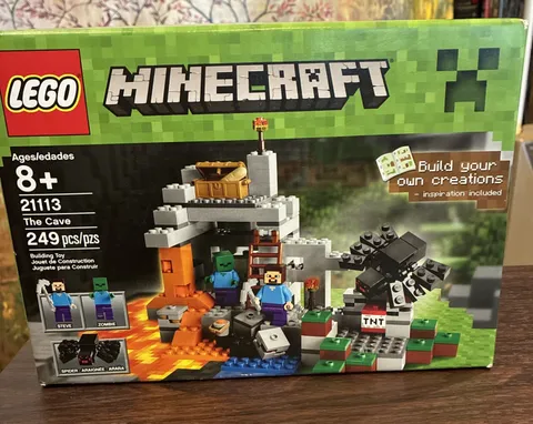 New 2014 LEGO Minecraft The Cave 21113 249pcs Set