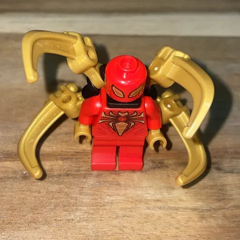 Iron Spider  Ultimate Spider Man LEGO® Minifigure Figure 76037