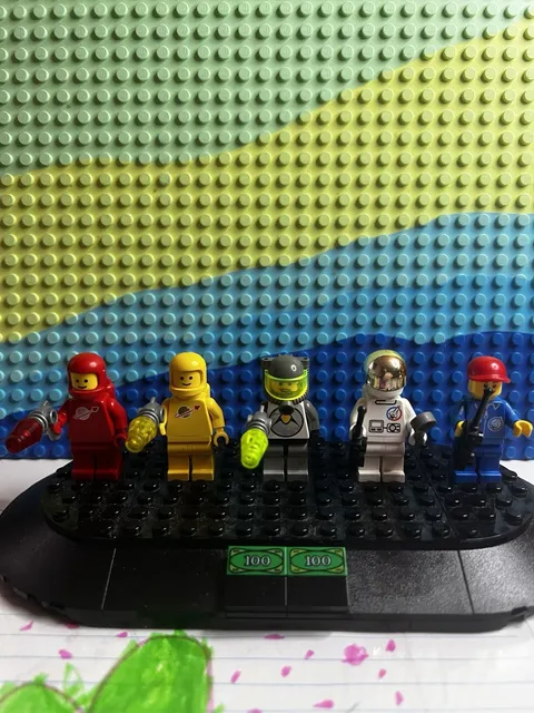 Lego Vintage Spaceman Minifigure Lot