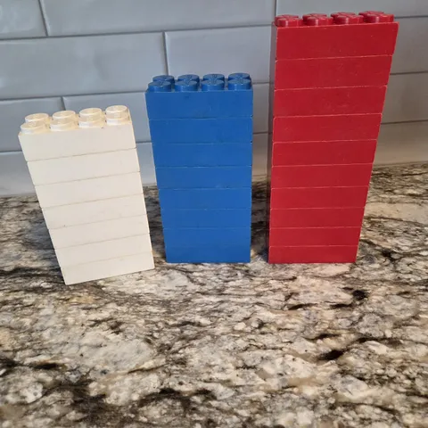 Vintage Lot of 25 LEGO Samsonite 1960s Red, White, Blue Jumbo Bricks 2" x 4"