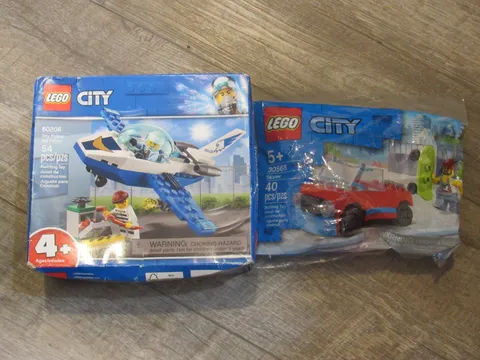 Lot of 2 LEGO CITY sets 60206 Sky Police Jet Patrol Plane 30568 skater NEW