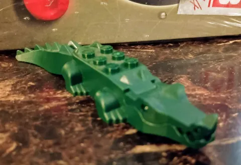 LEGO Alligator Crocodile Minifigure Animal 18904 Green 