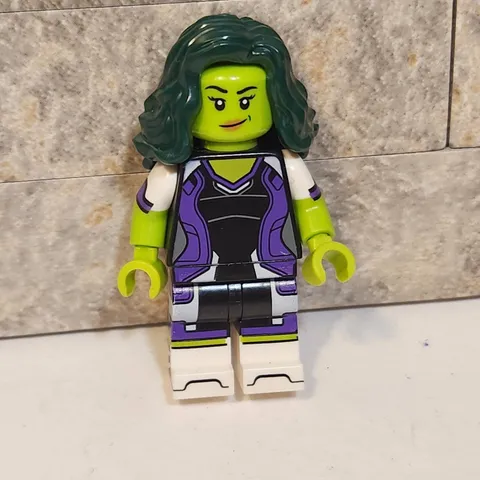 LEGO Marvel Super Heroes She-Hulk Jennifer Walters Minifigure Purple Suit sh897