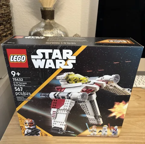 LEGO Star Wars 75432 V-19 Torrent Starfighter