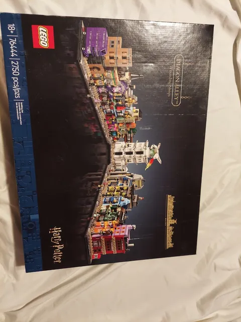 LEGO Harry Potter Dragon Alley 76444