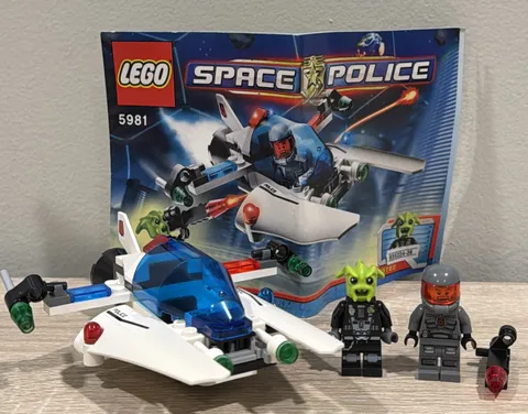 LEGO Space Police Raid VPR 5981 100% Complete w/ Manual & Minifigures Rench