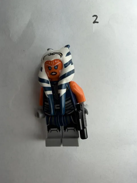LEGO Ahsoka Tano (Adult) - Dark Blue Jumpsuit STAR WARS MINIFIGURE