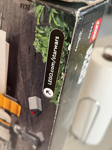 NEW LEGO Star Wars: Yavin 4 Rebel Base (75365)