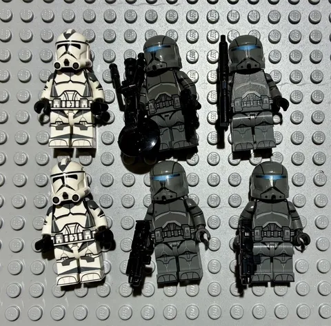 Lego Star Wars Clone Army Customs Gray Clone lot with accessories. 