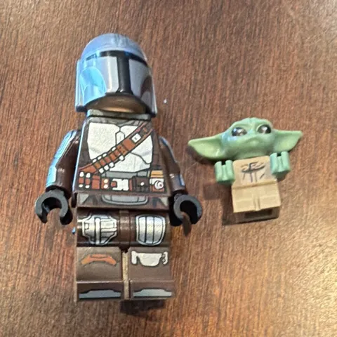 LEGO Star Wars Mandalorian Minifigure Lot - The Mandalorian (Din Djarin) & Grogu