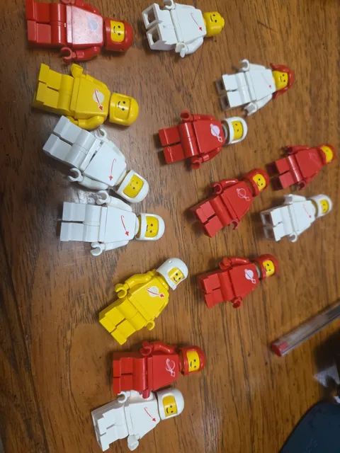 Vintage Lego Spaceman Minifigure Lot | Red | White | Yellow | | 1970s Lot Of 14