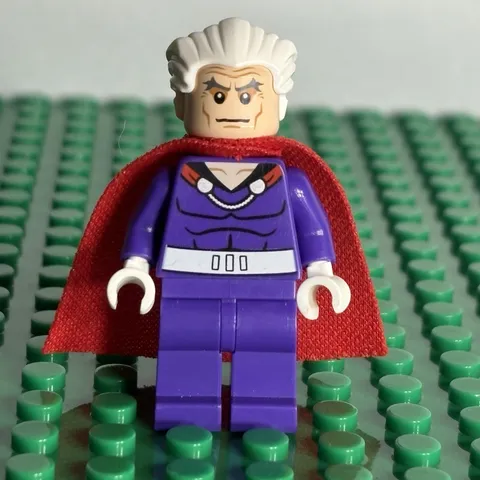 LEGO Marvel X-Men Magneto Minifigure SH0119 76022 Dark Purple