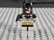 Lego DC Batman - Light Bluish Gray Suit, Black Mask bat001 SHIPS Saturday