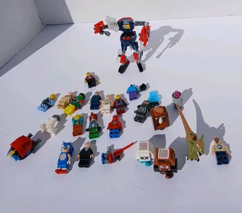 Lego Figures and Accessories Lot