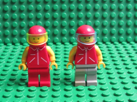 Lot 2 Lego Minifigures Classic Town Red Jacket zipper Red Helmet hat ZR44